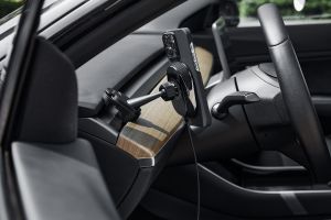 Holder Pitaka MagEZ Car Mount Pro Qi2 - Tesla