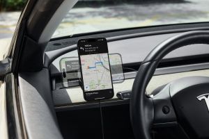 Holder Pitaka MagEZ Car Mount Pro Qi2 - Tesla