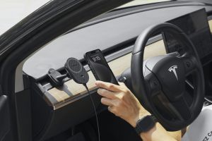Holder Pitaka MagEZ Car Mount Pro Qi2 - Tesla